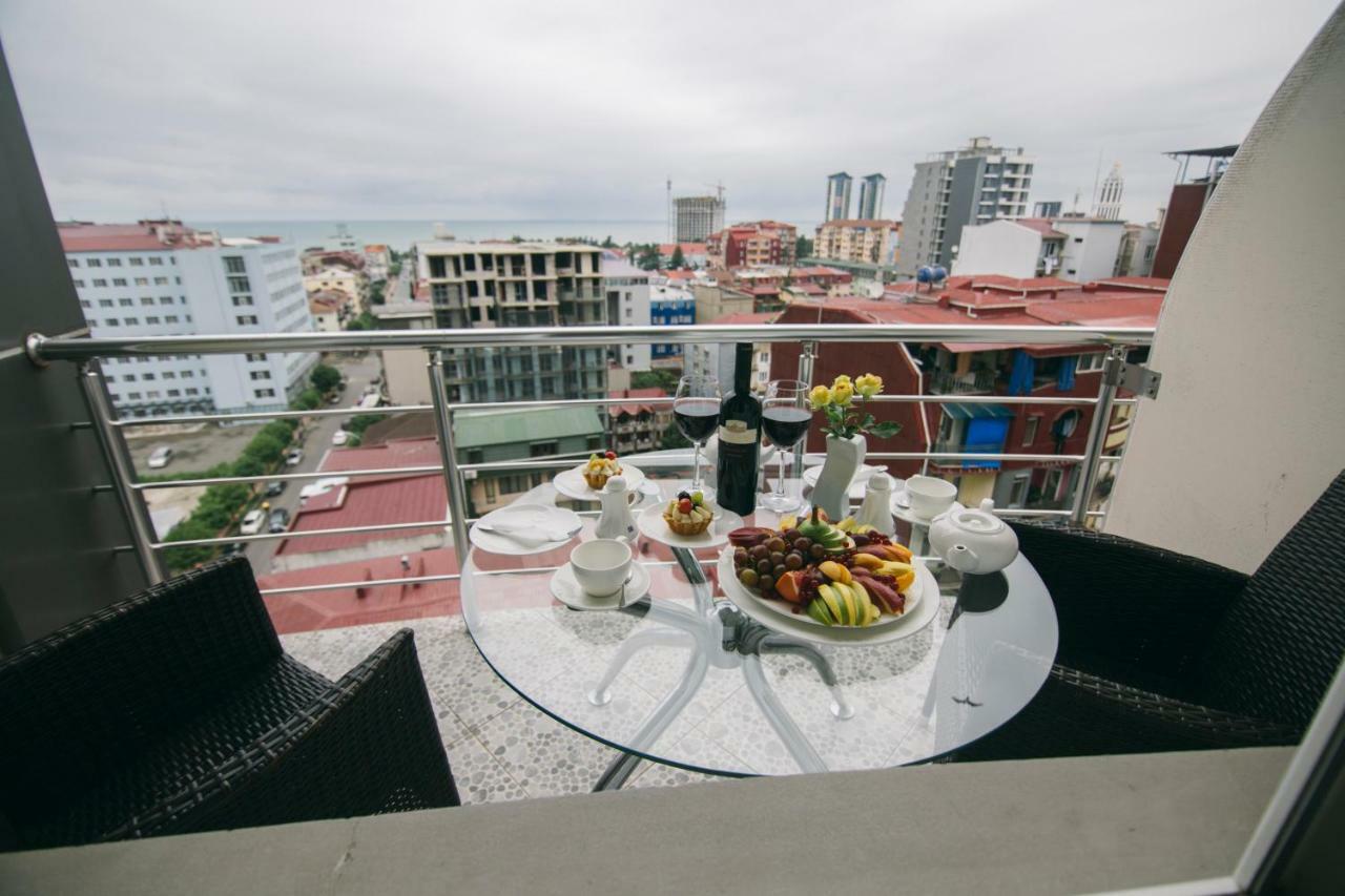 Hotel Aisi Batumi Exterior photo